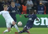 今年会官网-曼联击败对手，欧冠资格前途一片光明