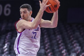 今年会平台-奥斯纳布吕克实现十连胜，提前锁定季后赛资格！