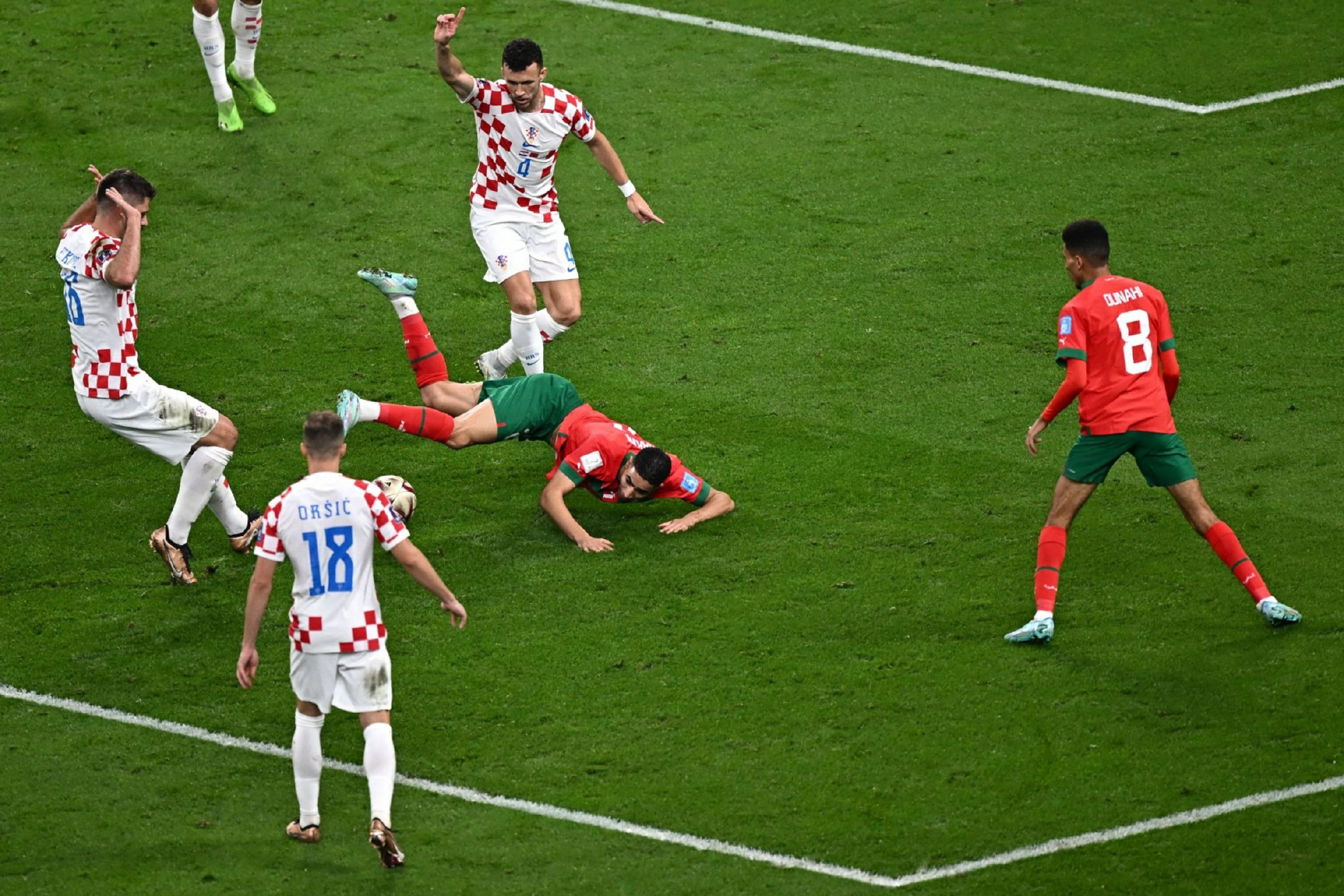 葡萄牙将对决克罗地亚,备战激烈 葡萄牙将对决克罗地亚,备战激烈