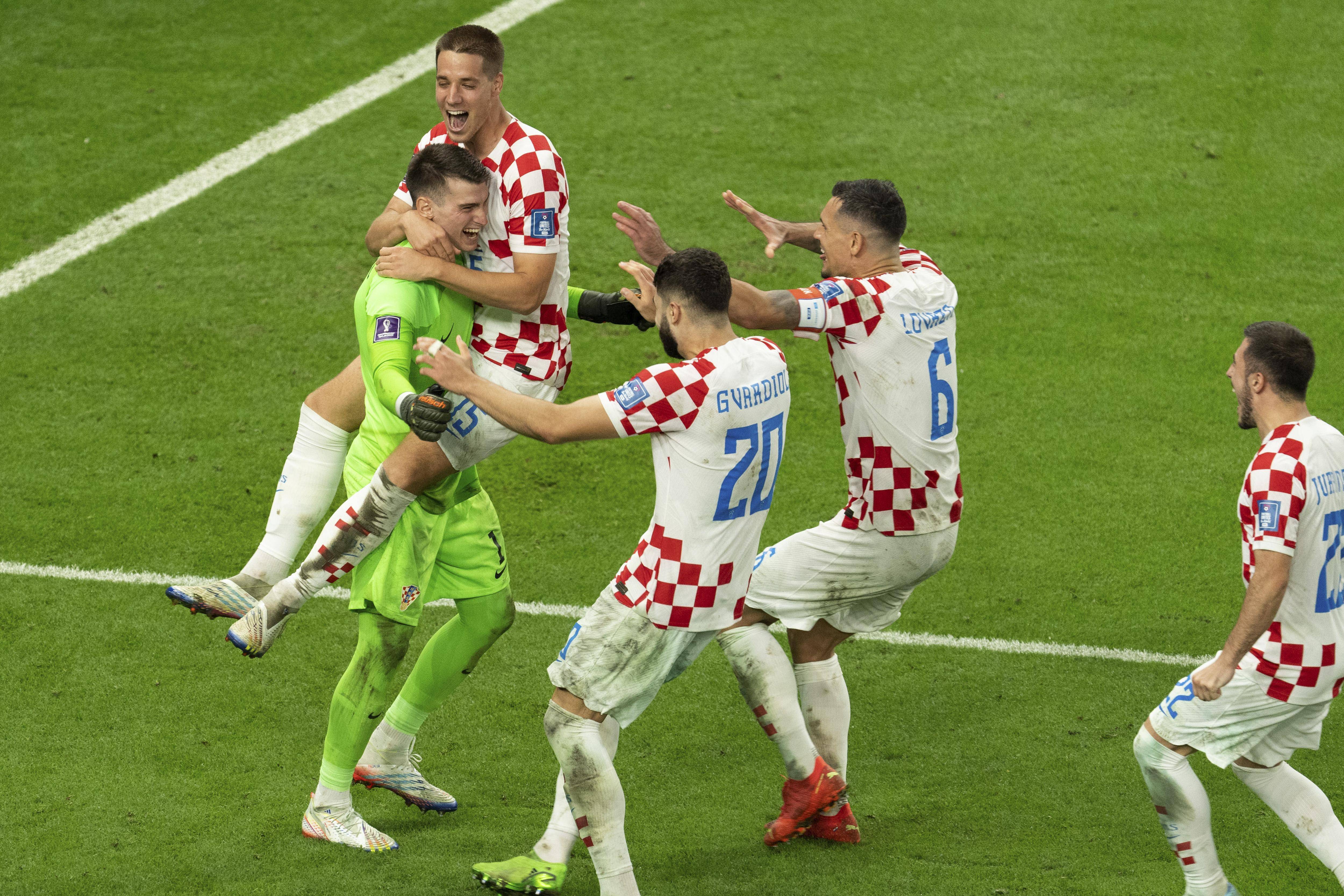 葡萄牙将对决克罗地亚,备战激烈 葡萄牙将对决克罗地亚,备战激烈