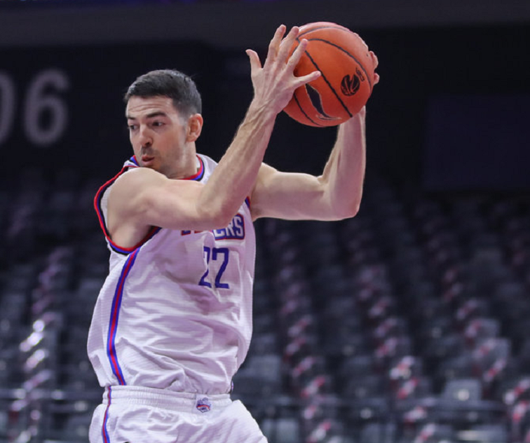 奥斯纳布吕克实现十连胜，提前锁定季后赛资格！